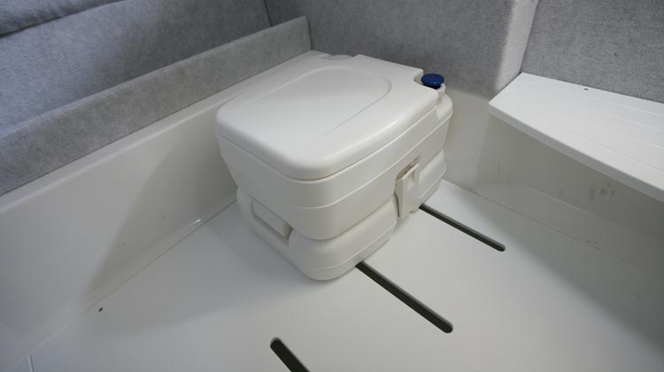 Chemical toilet installation in console